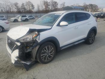  Salvage Hyundai TUCSON