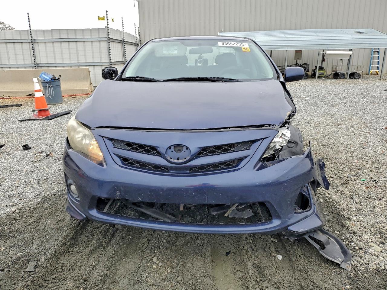 Toyota Corolla Base Image 3