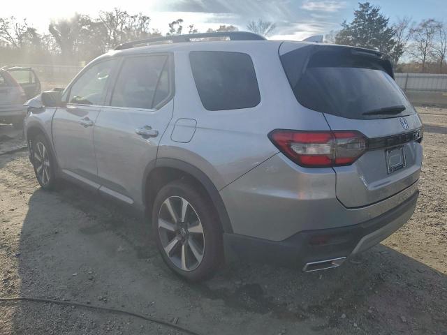 Honda Pilot Touring Image 3