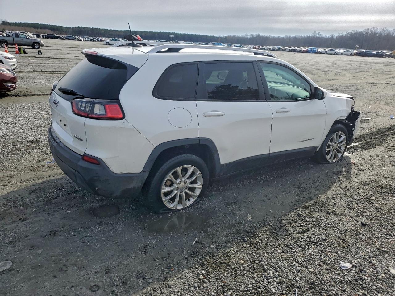 Jeep Grand Cherokee Latitude Image 12