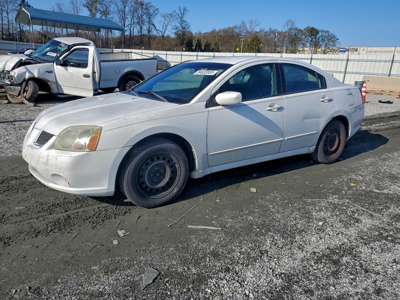 Mitsubishi Galant Es Medium Image 1