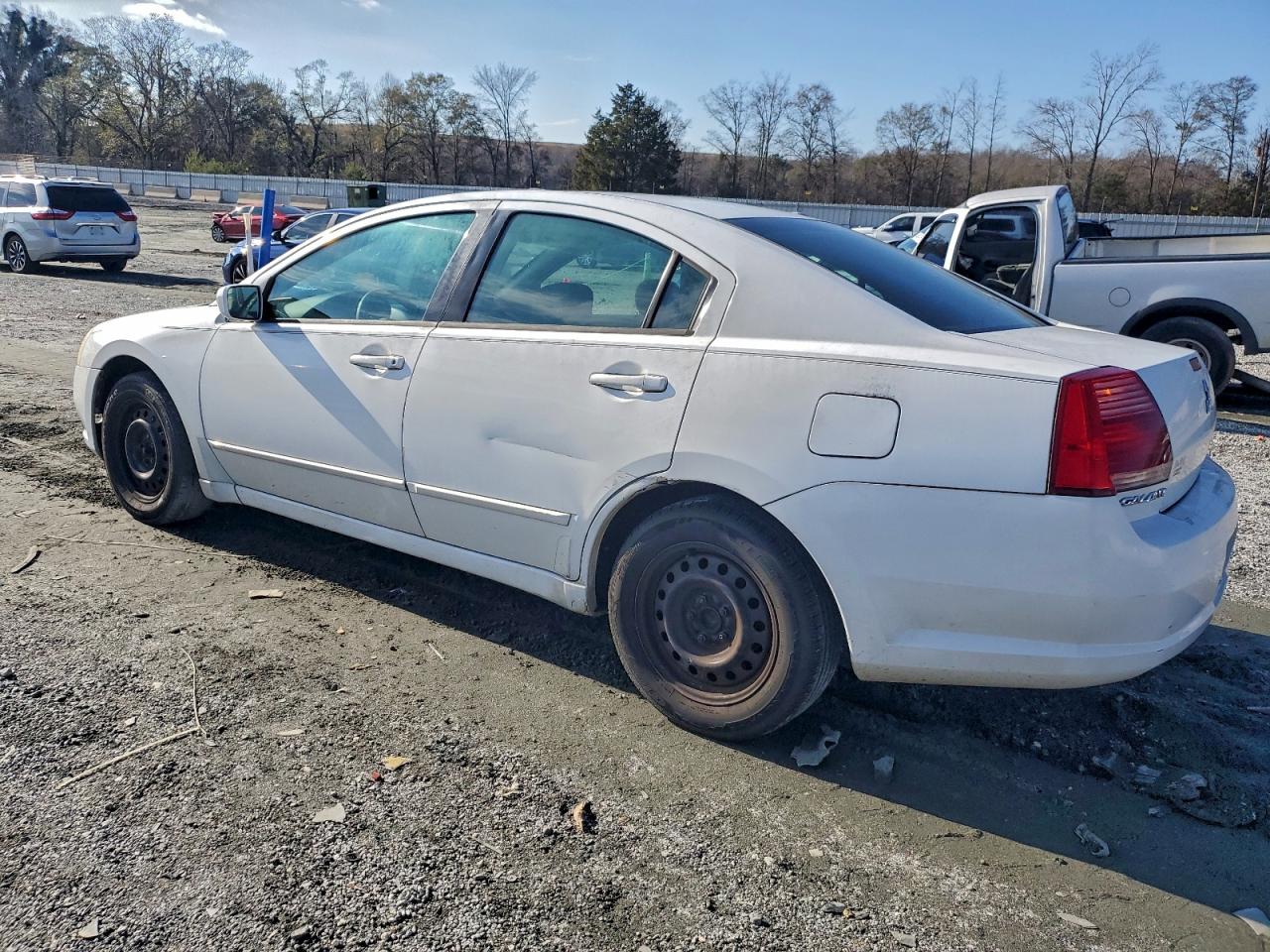 Mitsubishi Galant Es Medium Image 10