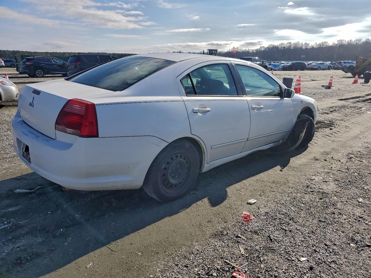 Mitsubishi Galant Es Medium Image 3