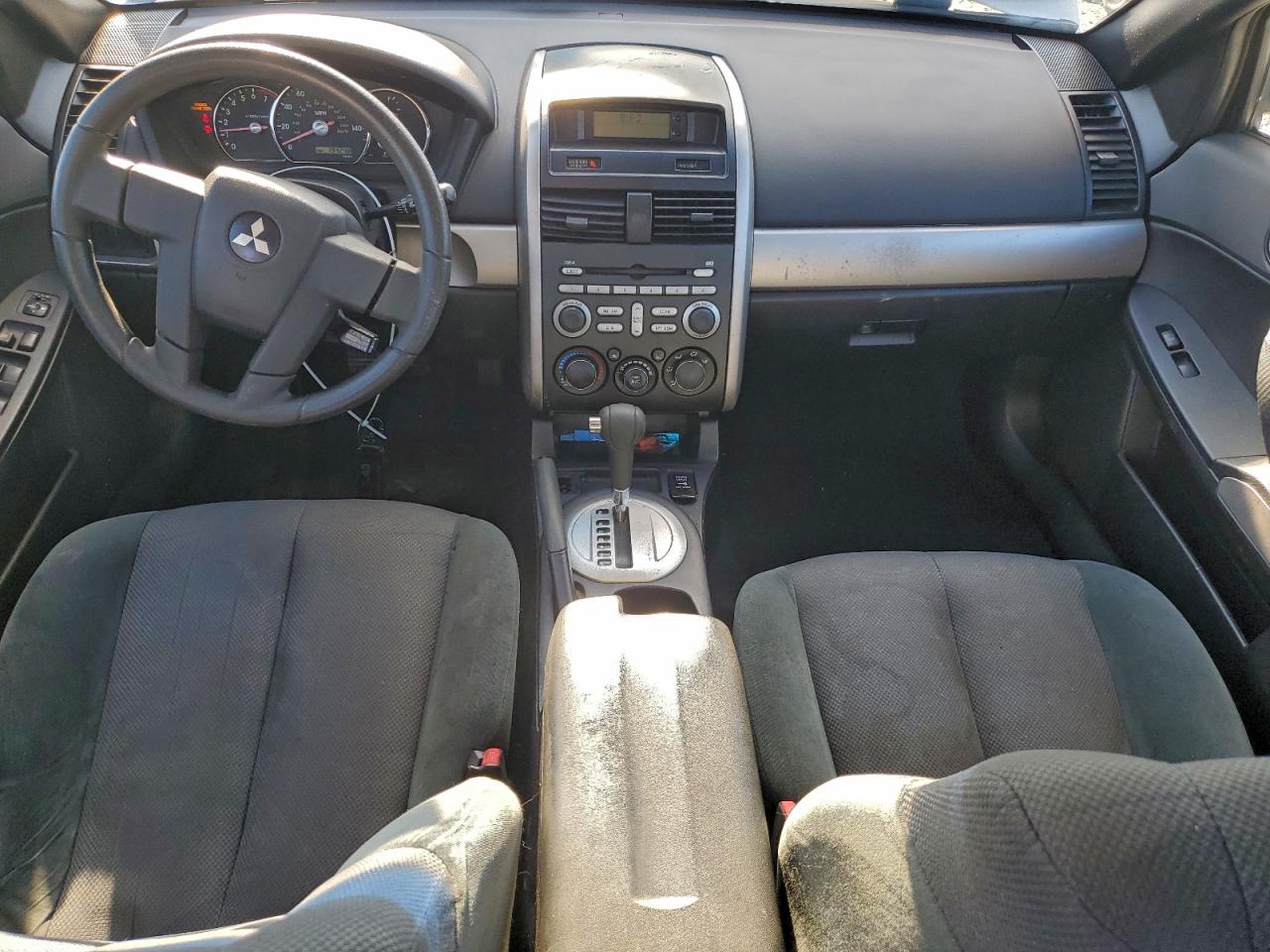 Mitsubishi Galant Es Medium Image 5