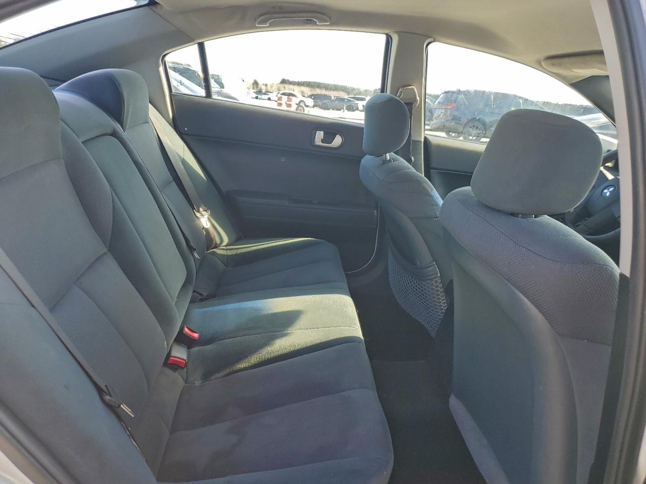 Mitsubishi Galant Es Medium Image 12