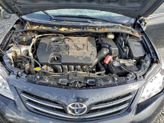 Toyota Corolla Base Image 11