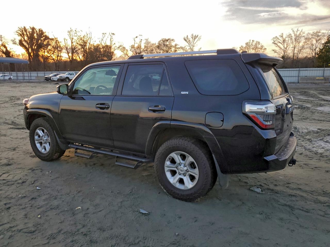 Toyota 4Runner Sr5 Image 3