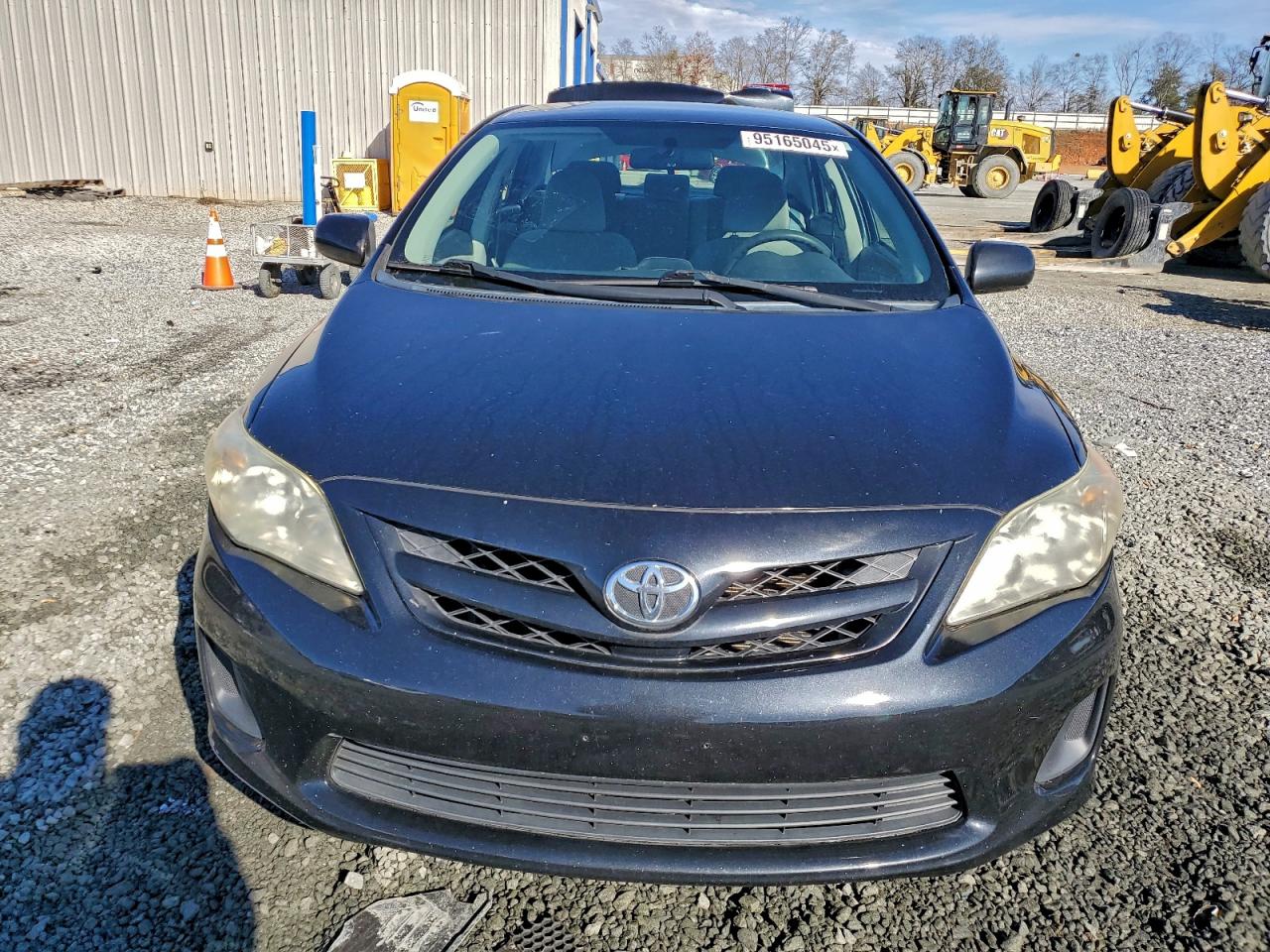 Toyota Corolla Base Image 11