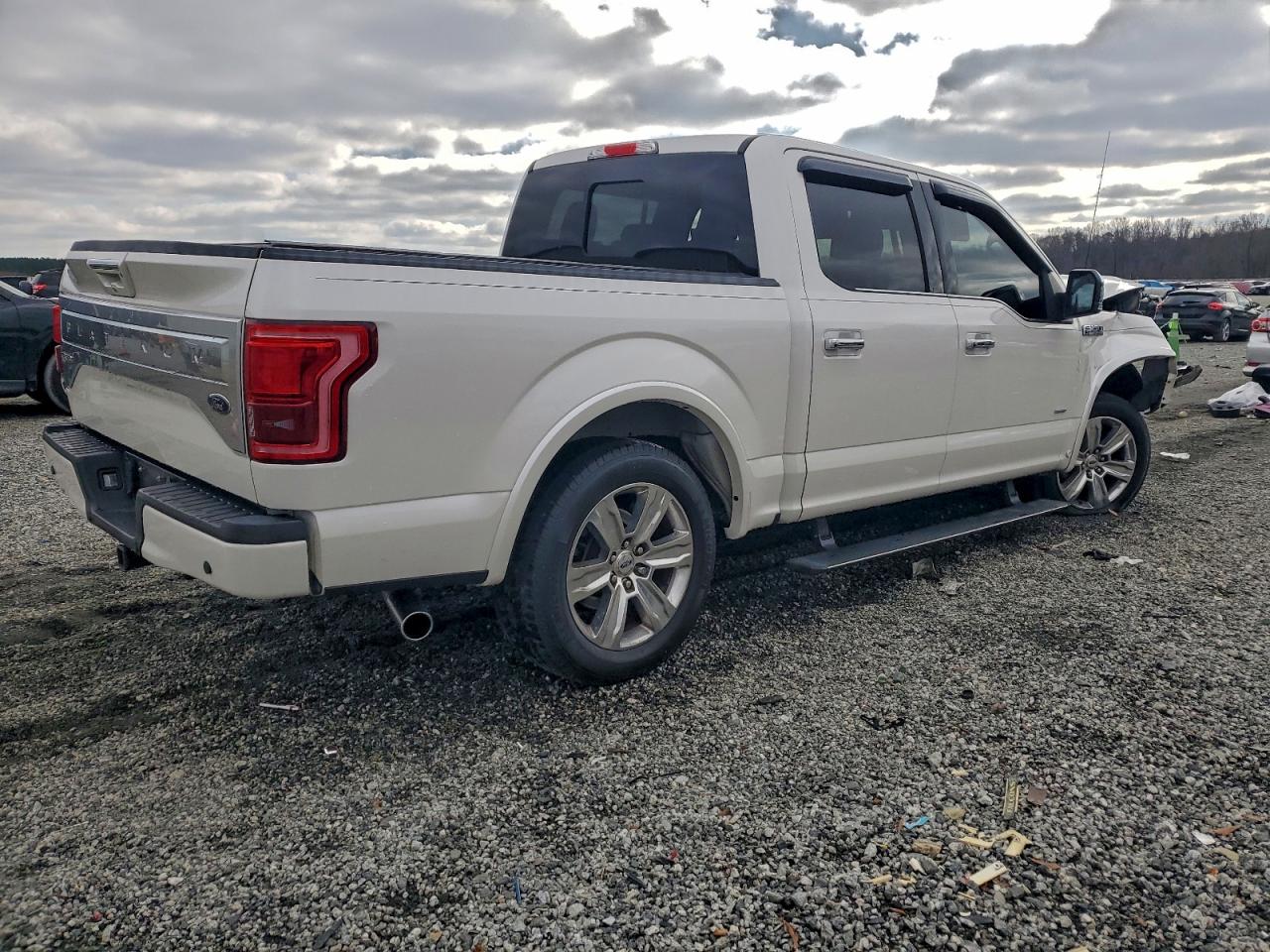 Ford F-150 Supercrew Image 5