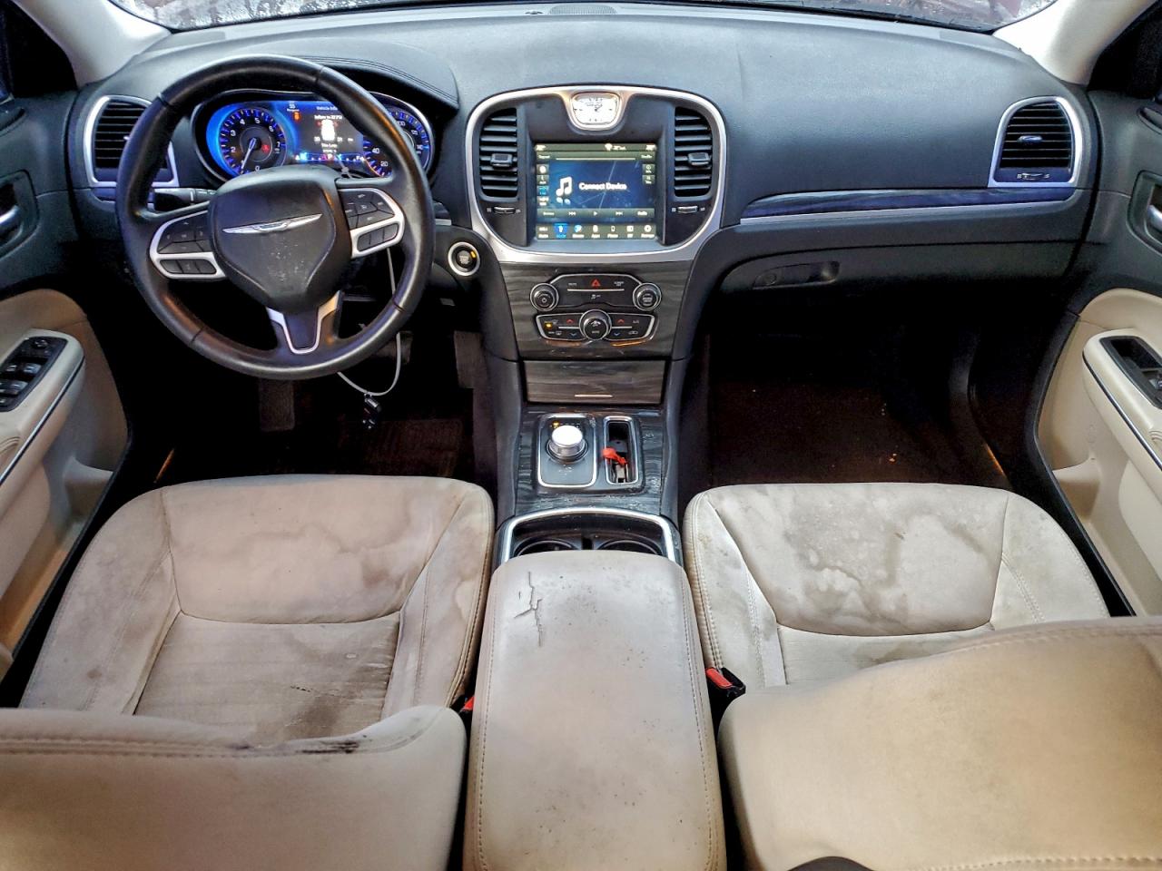 Chrysler 300 Touring Image 6