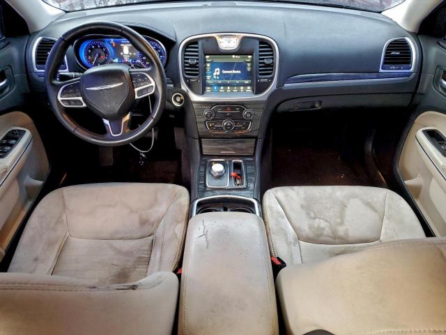 Chrysler 300 Touring Image 6