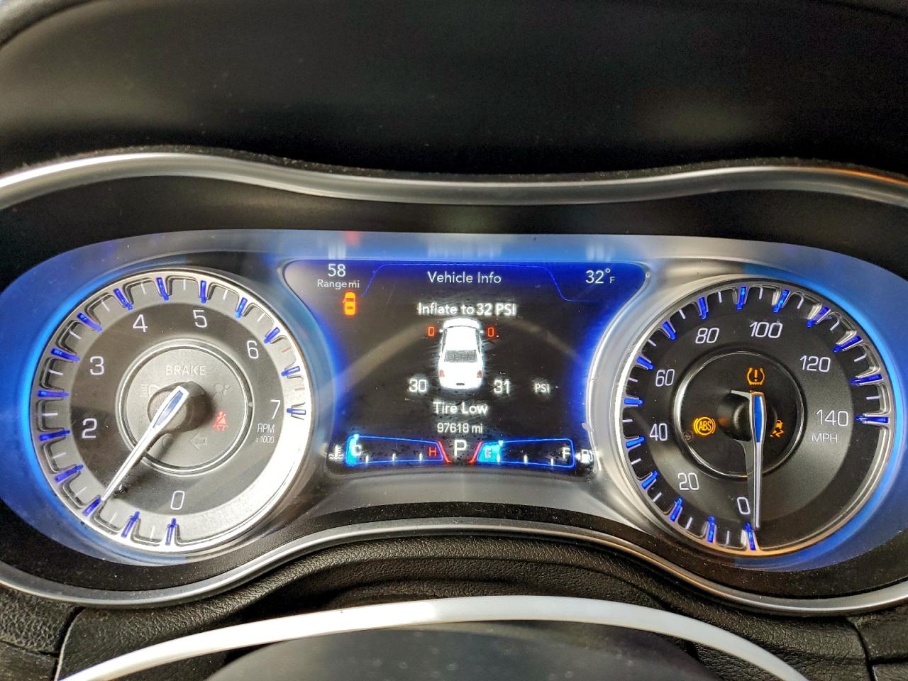 Chrysler 300 Touring Image 9