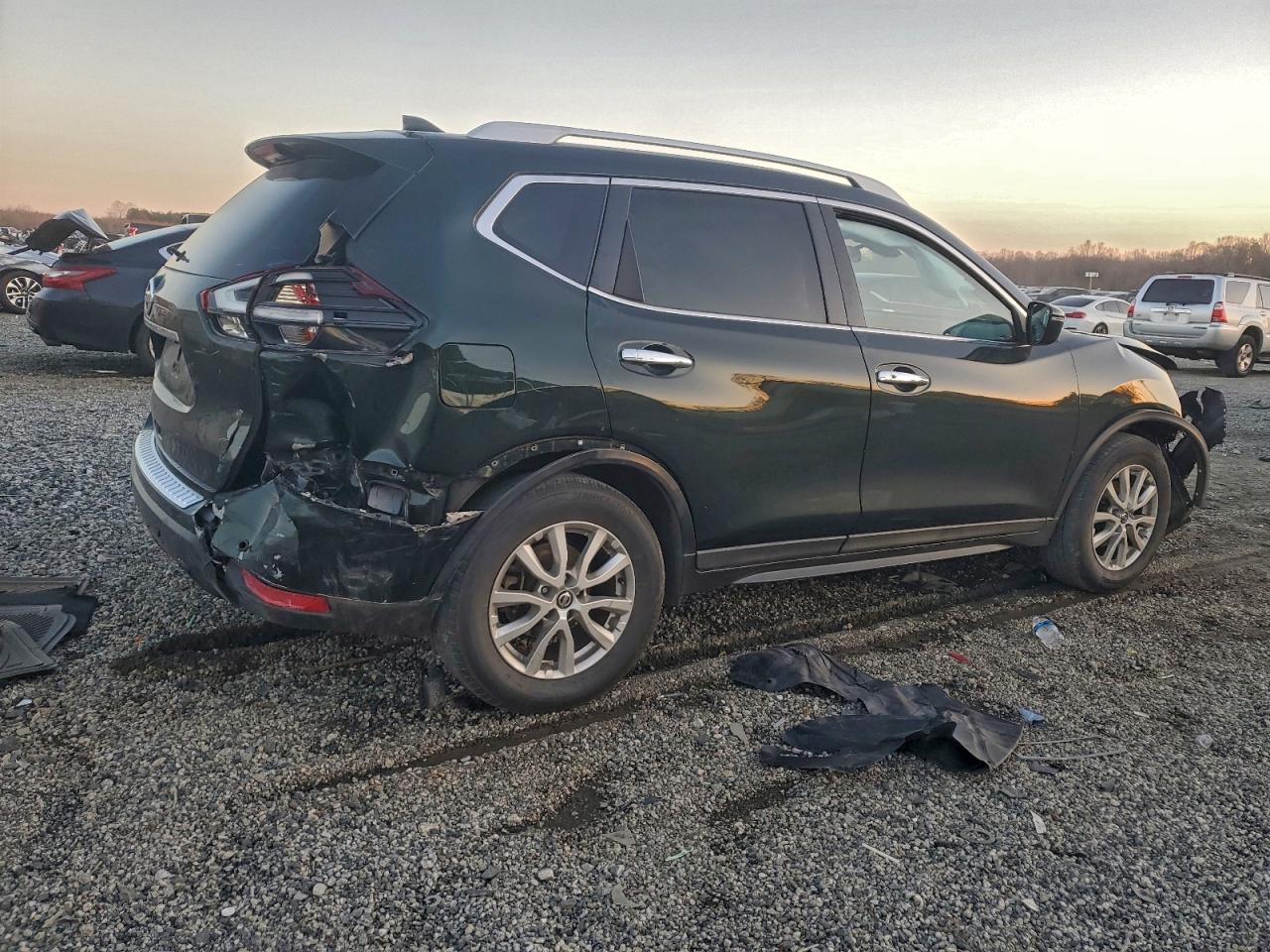 Nissan Rogue S Image 8