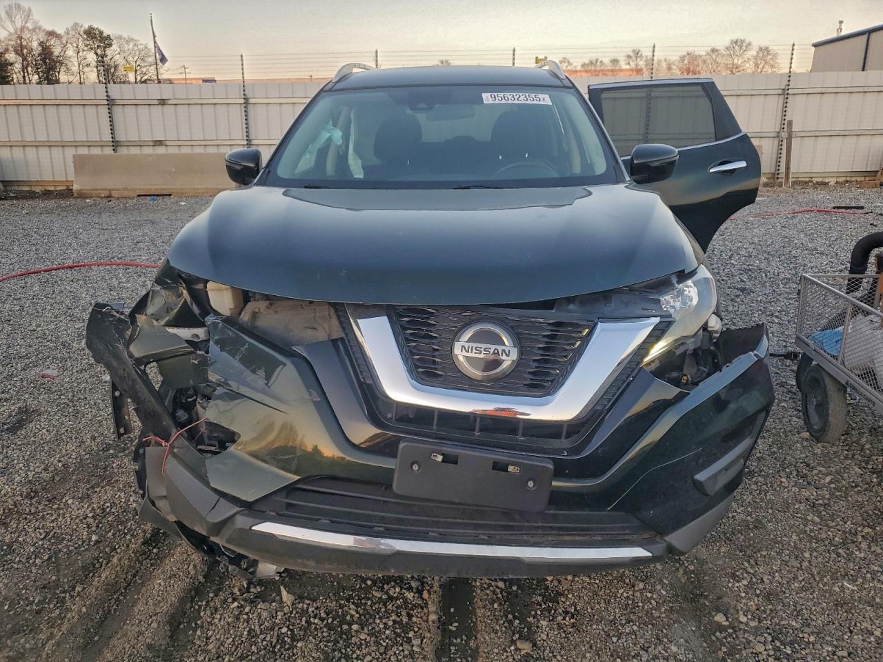 Nissan Rogue S Image 5