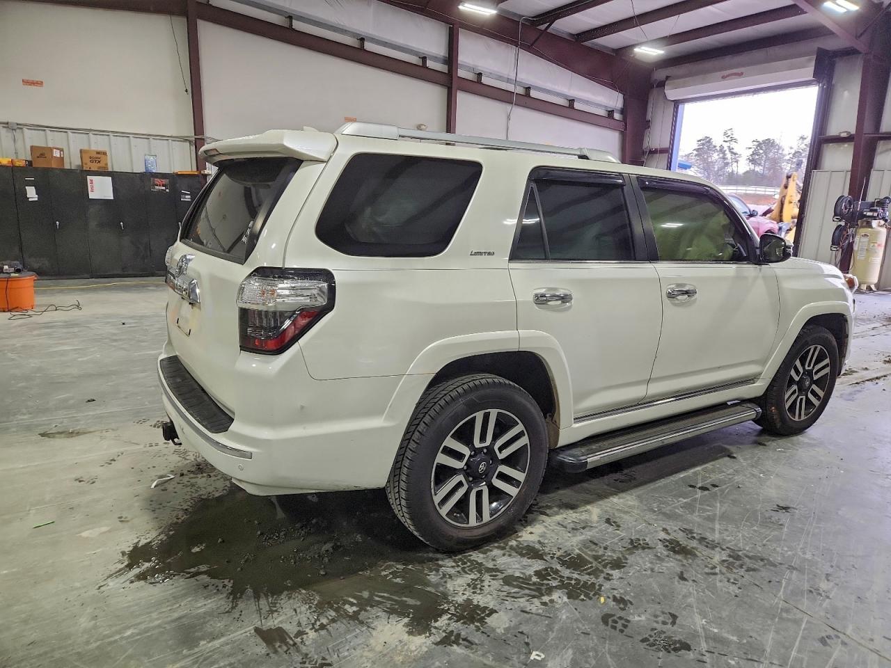Toyota 4Runner Sr5/sr5 Premium Image 3