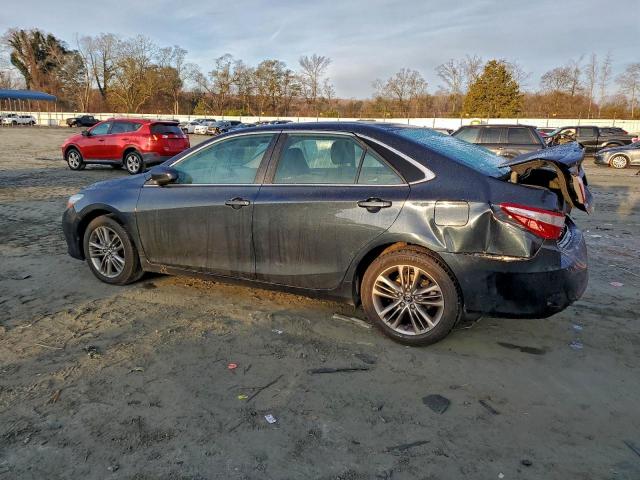 Toyota Camry Le Image 9