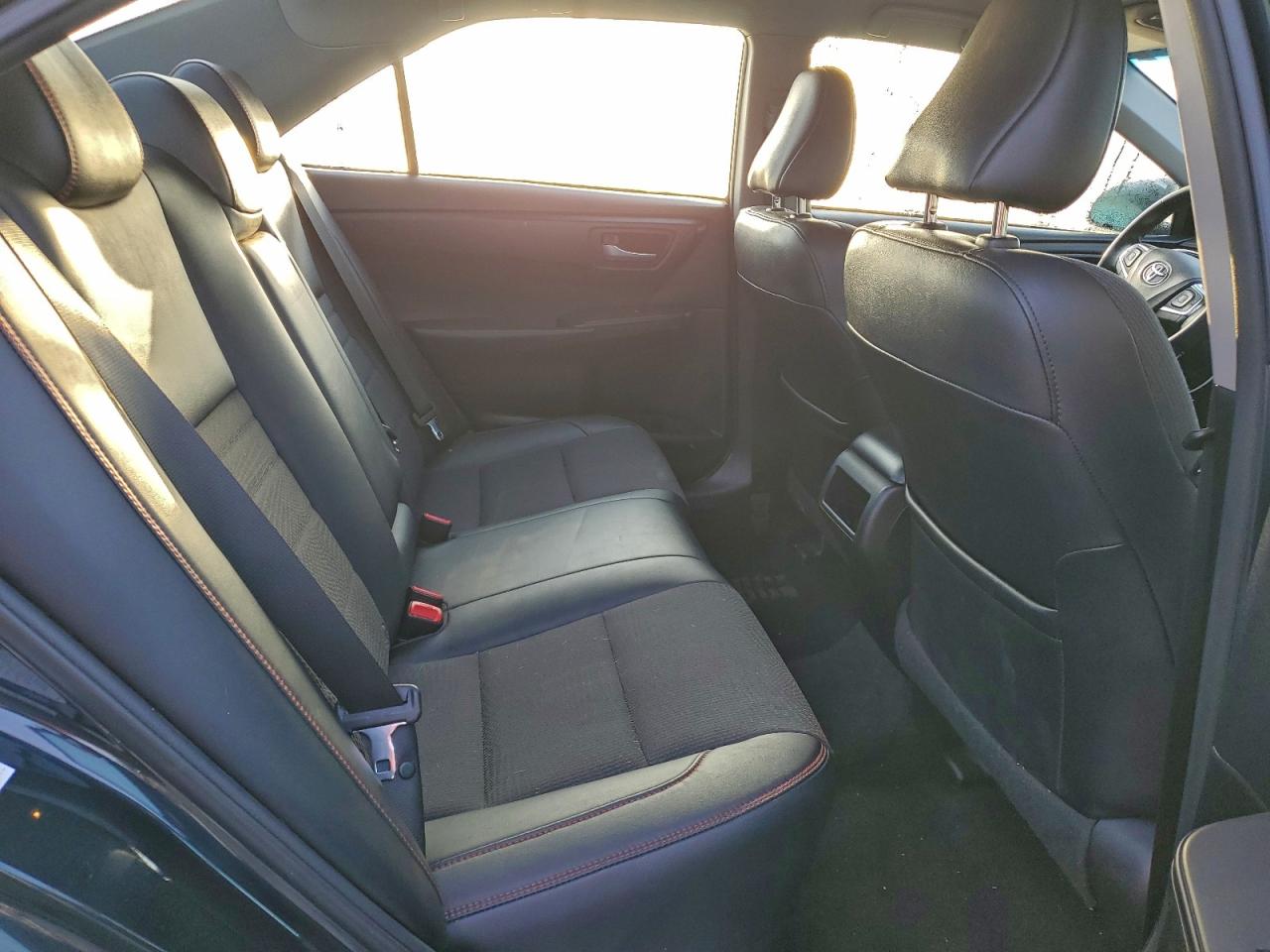 Toyota Camry Le Image 13