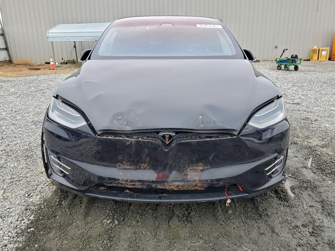 Tesla Model X Image 11