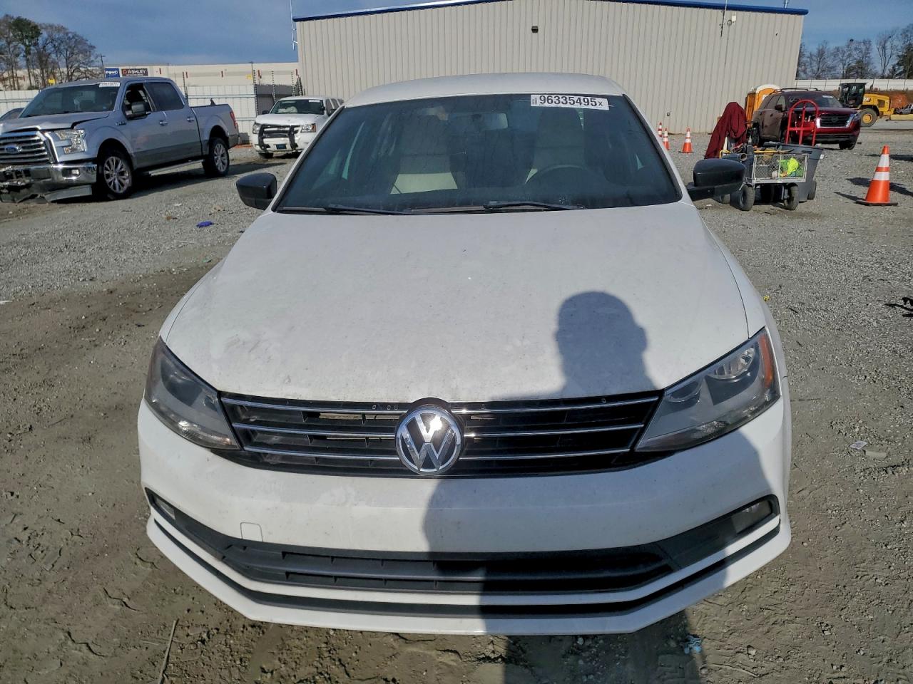 Volkswagen Jetta Sport Image 4