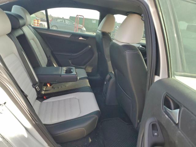 Volkswagen Jetta Sport Image 7