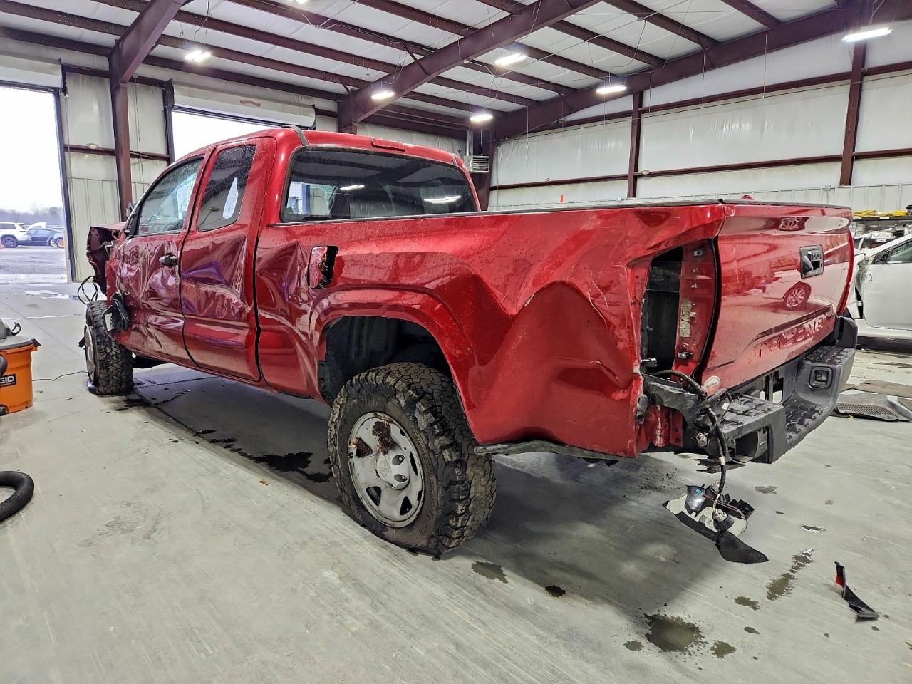 Toyota Tacoma Access Cab Image 2