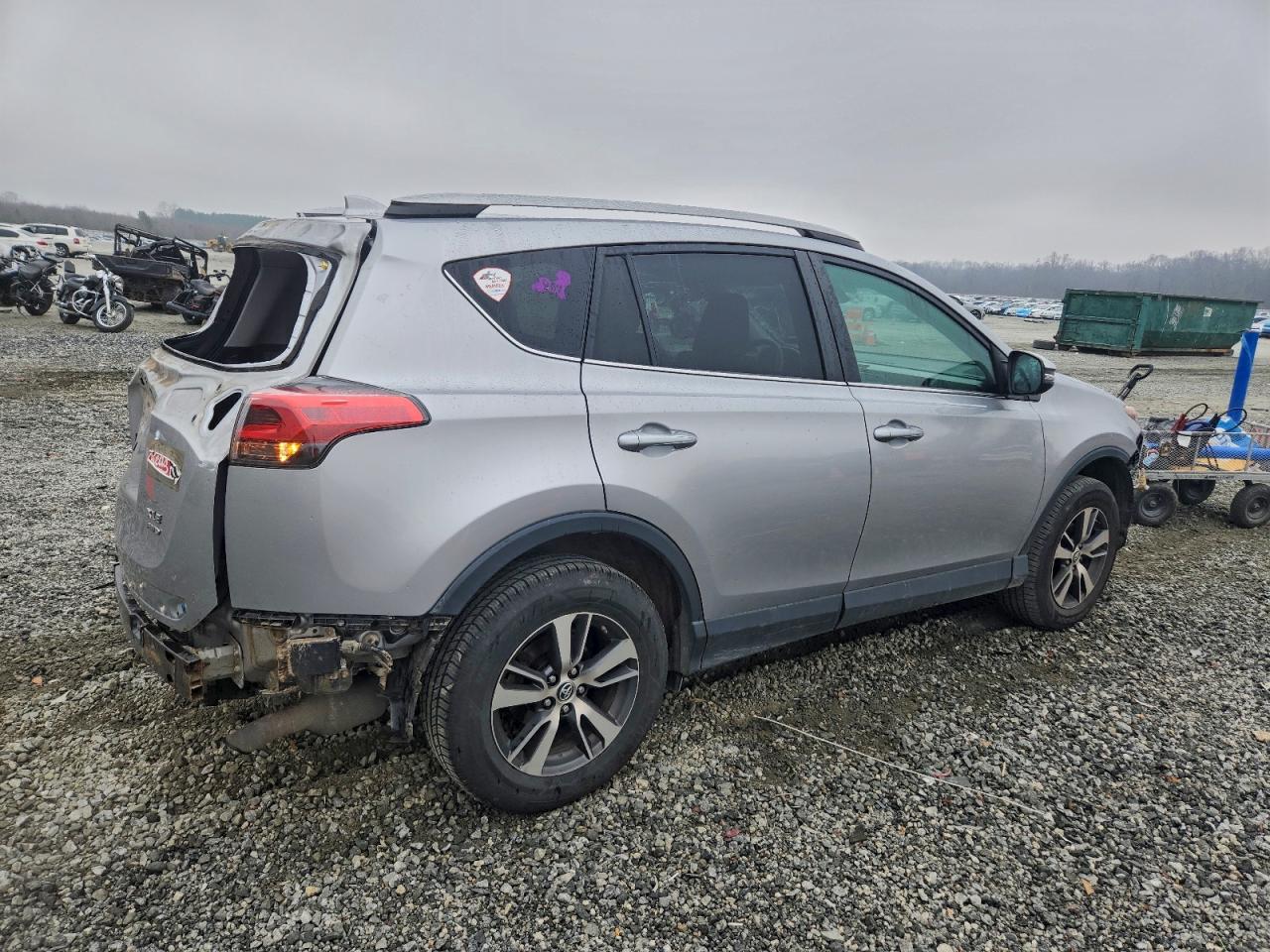 Toyota RAV4 Adventure Image 2