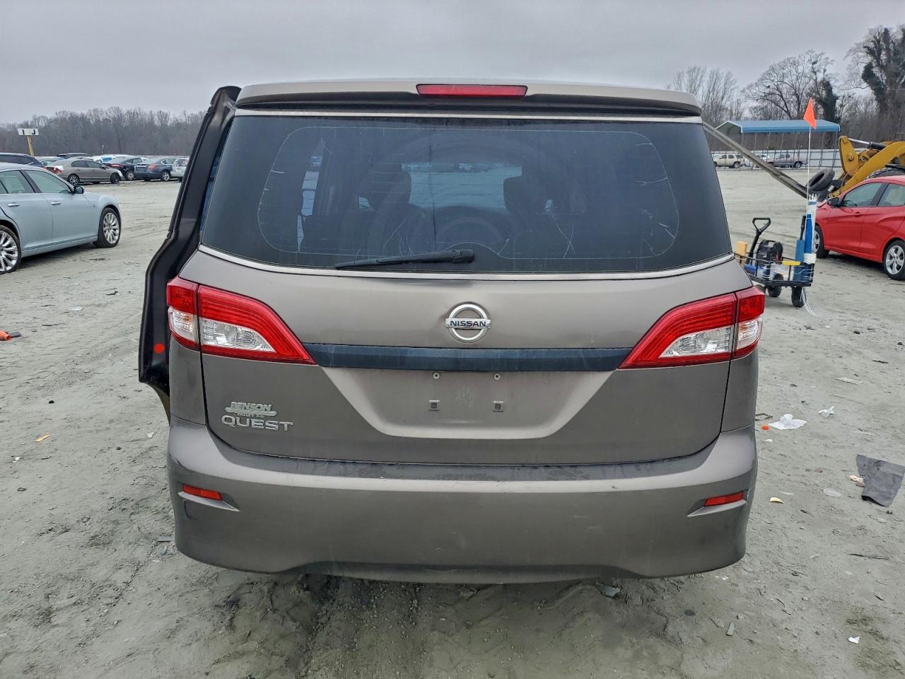 Nissan Quest S Image 5