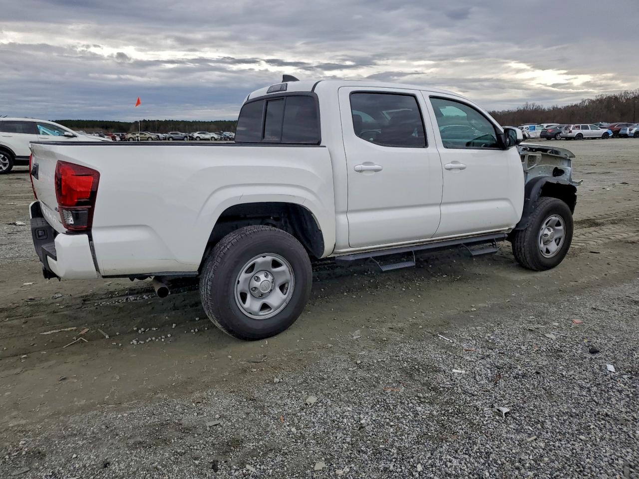 Toyota Tacoma Double Cab Image 2