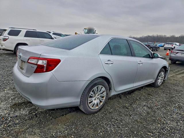 Toyota Camry L Image 12