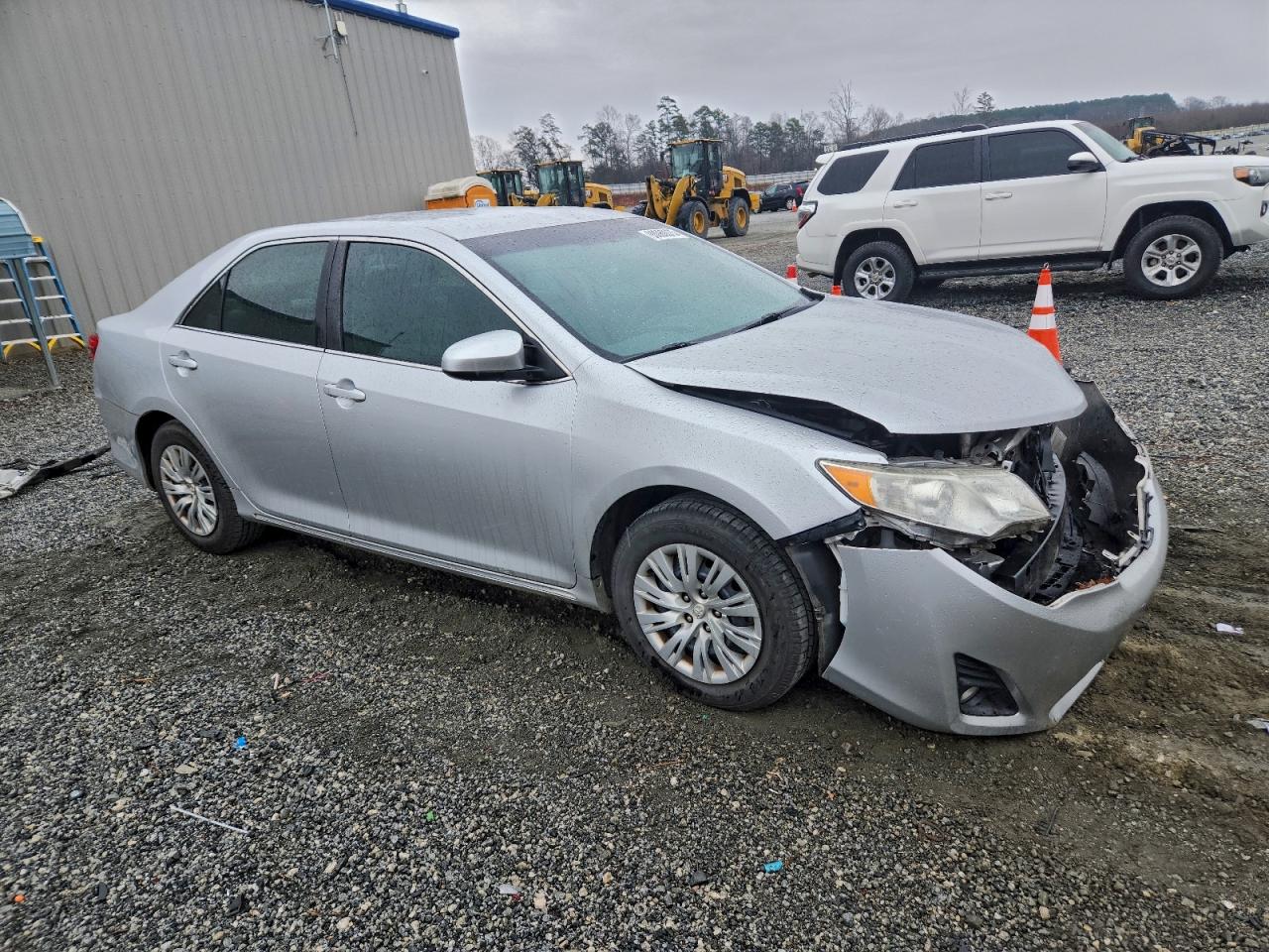 Toyota Camry L Image 13