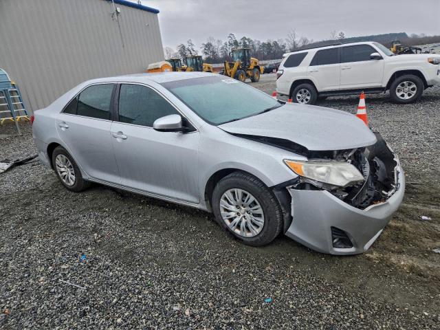 Toyota Camry L Image 13