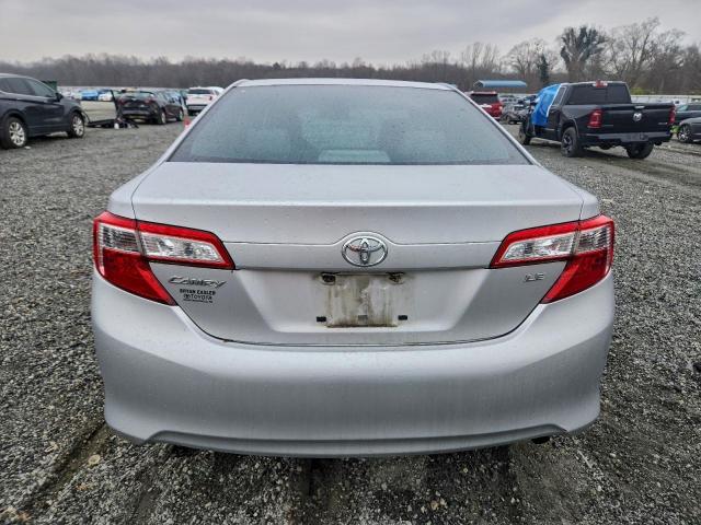 Toyota Camry L Image 2