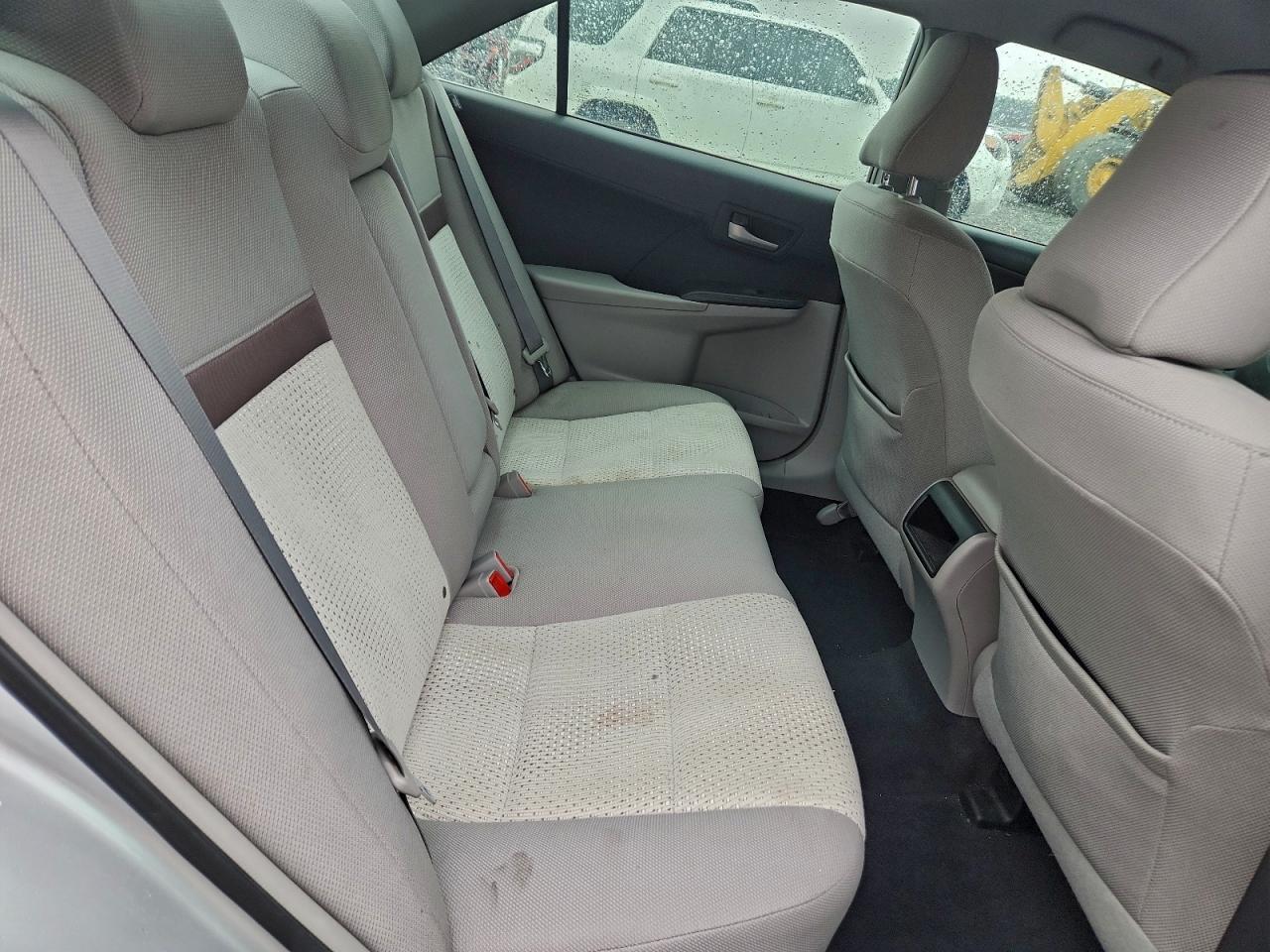 Toyota Camry L Image 7