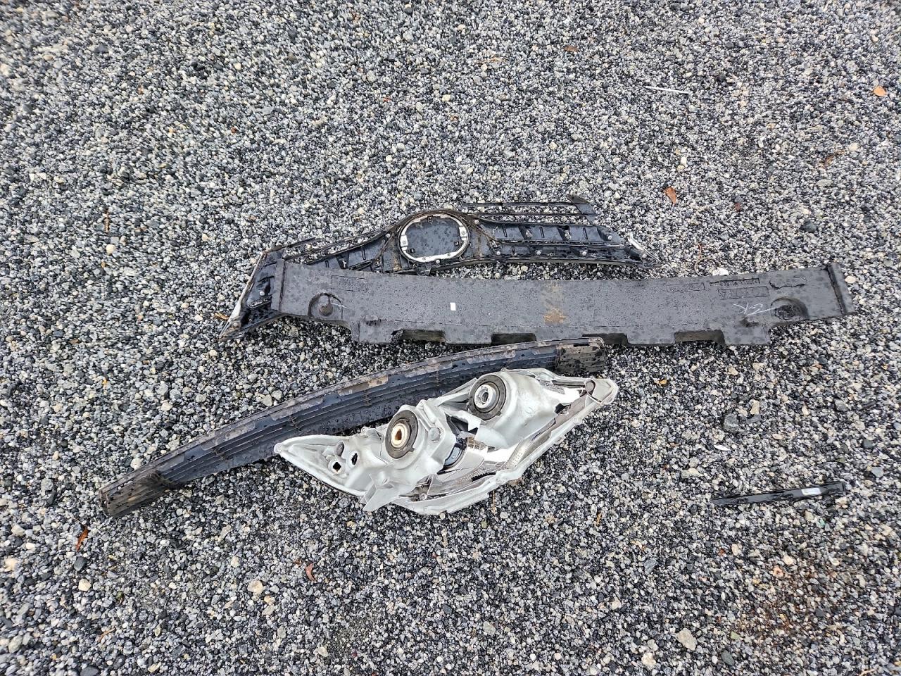 Toyota Camry L Image 11