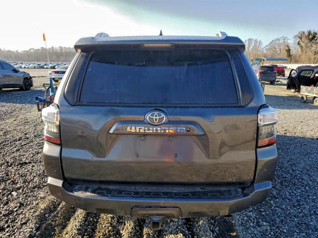 Toyota 4Runner Sr5 Image 3