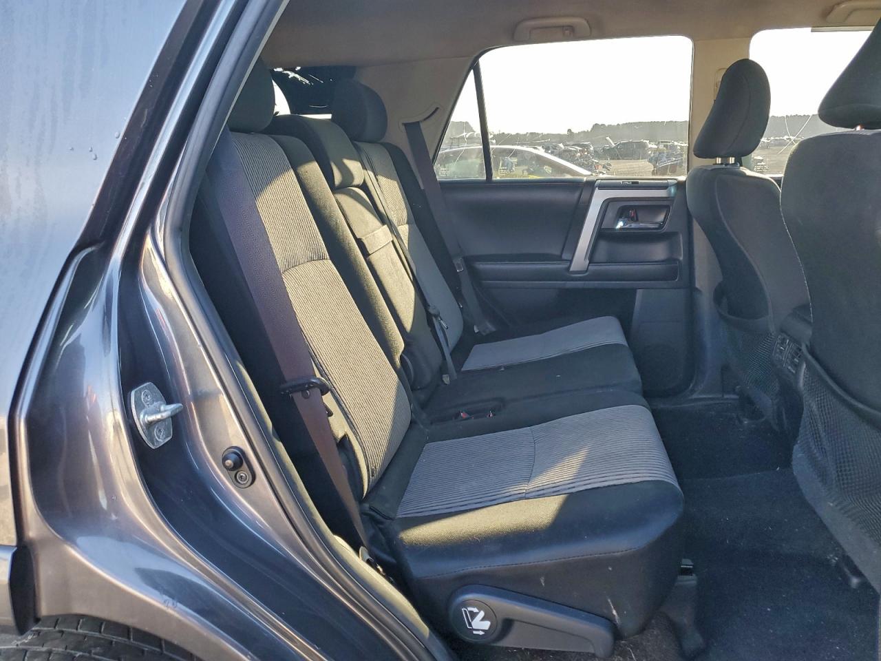 Toyota 4Runner Sr5 Image 11