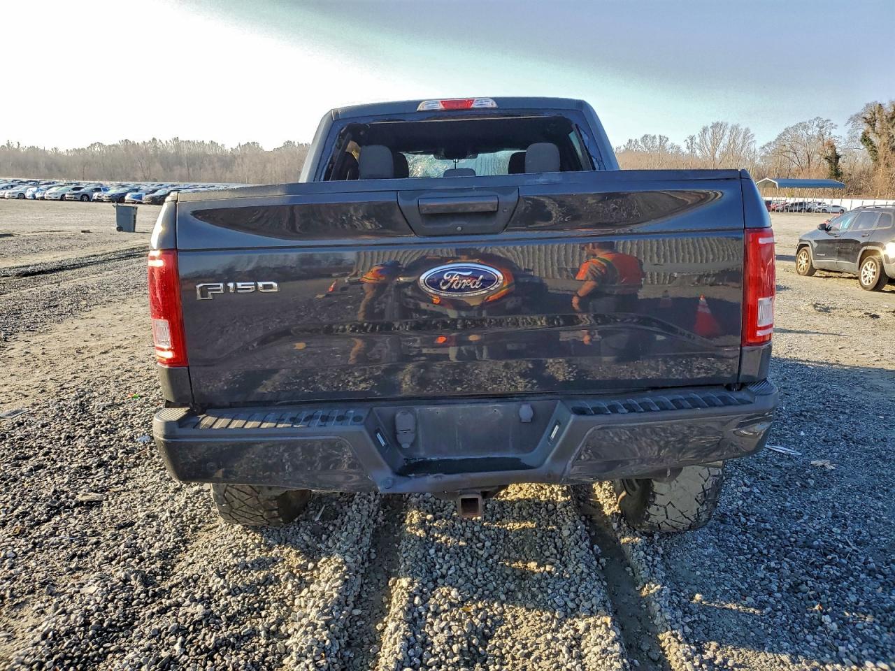 Ford F-150 Supercrew Image 5