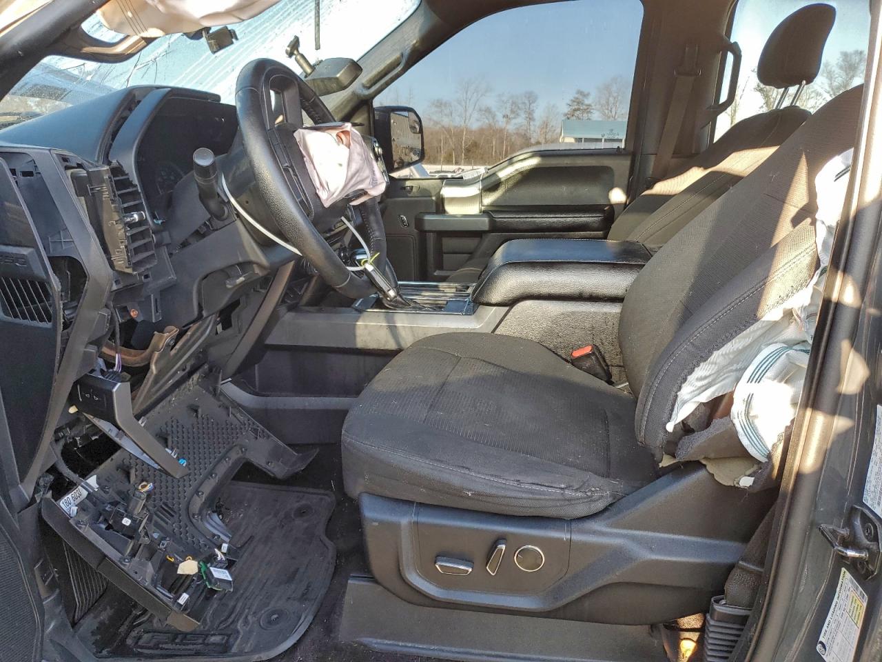 Ford F-150 Supercrew Image 12