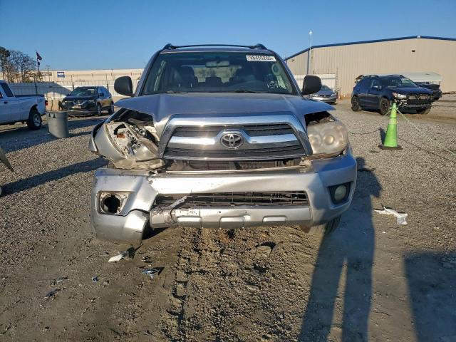 Toyota 4Runner Sr5 Image 9