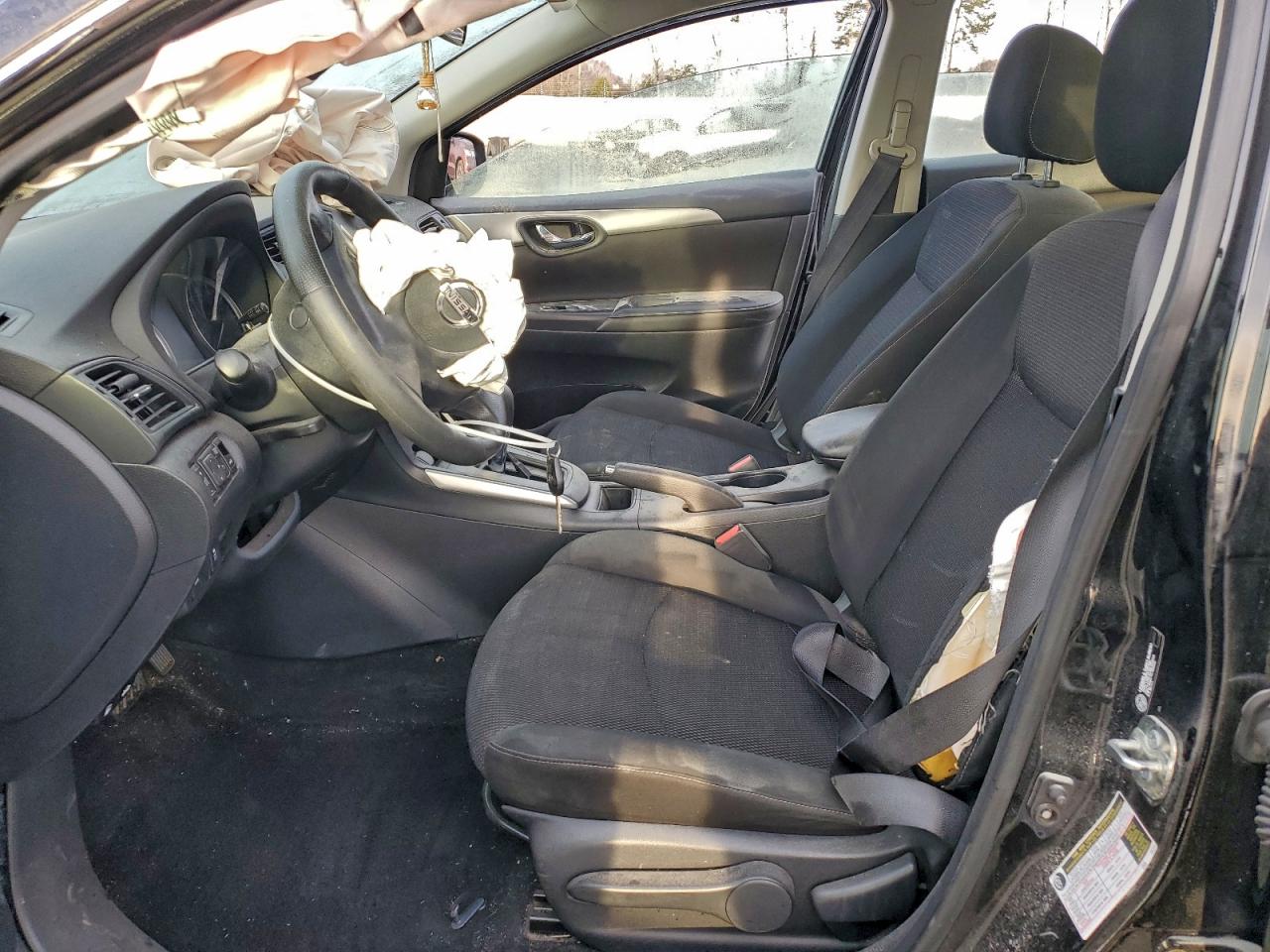 Nissan Sentra S Image 4