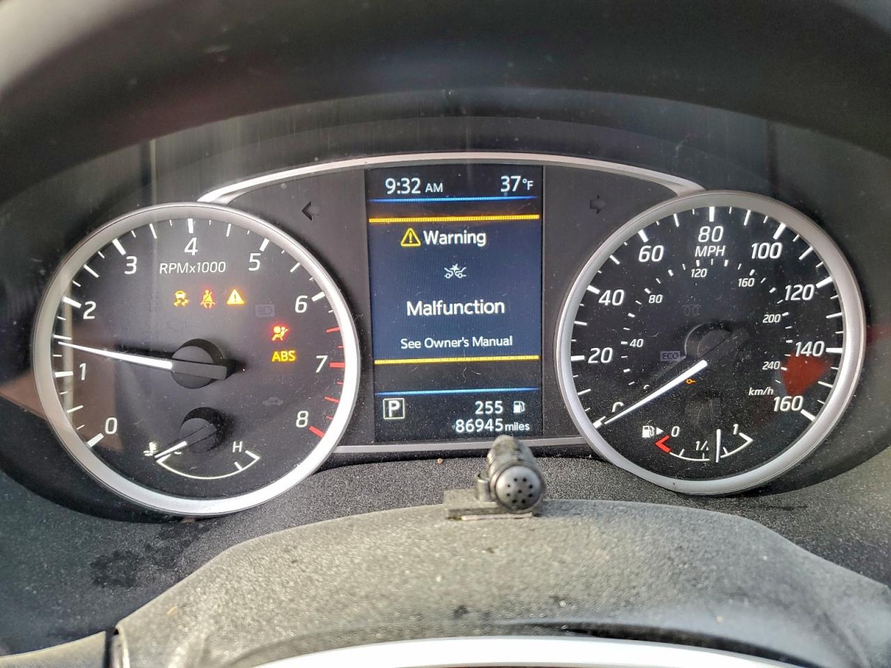 Nissan Sentra S Image 2