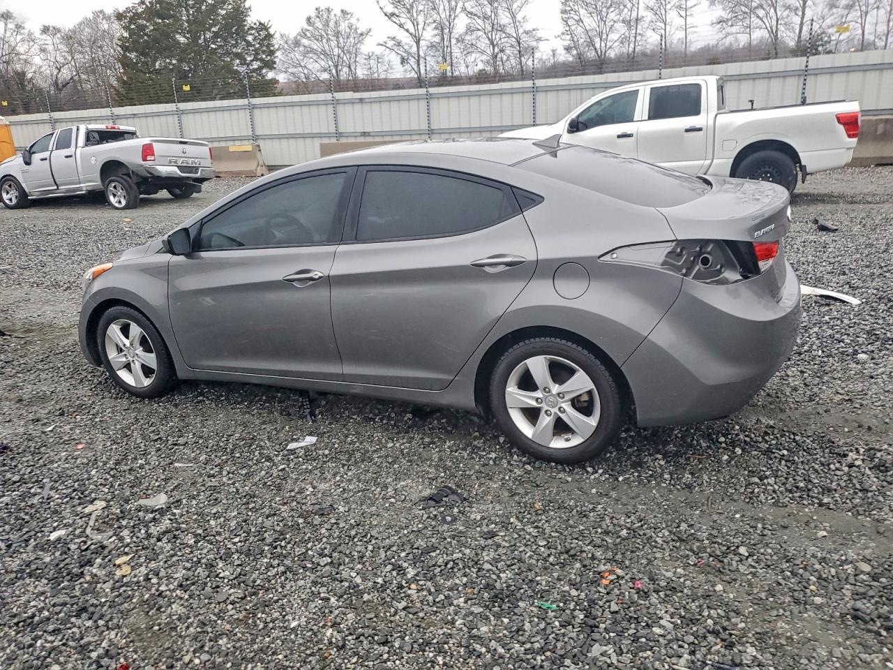 Hyundai ELANTRA Gls Image 3