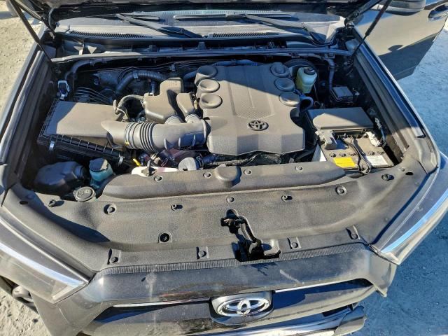 Toyota 4Runner Sr5 Image 9