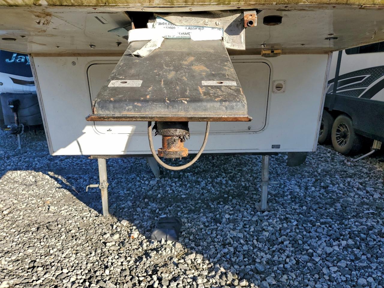 Coachmen Chaparral Image 3