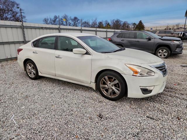 Nissan Altima 2.5 Image 6