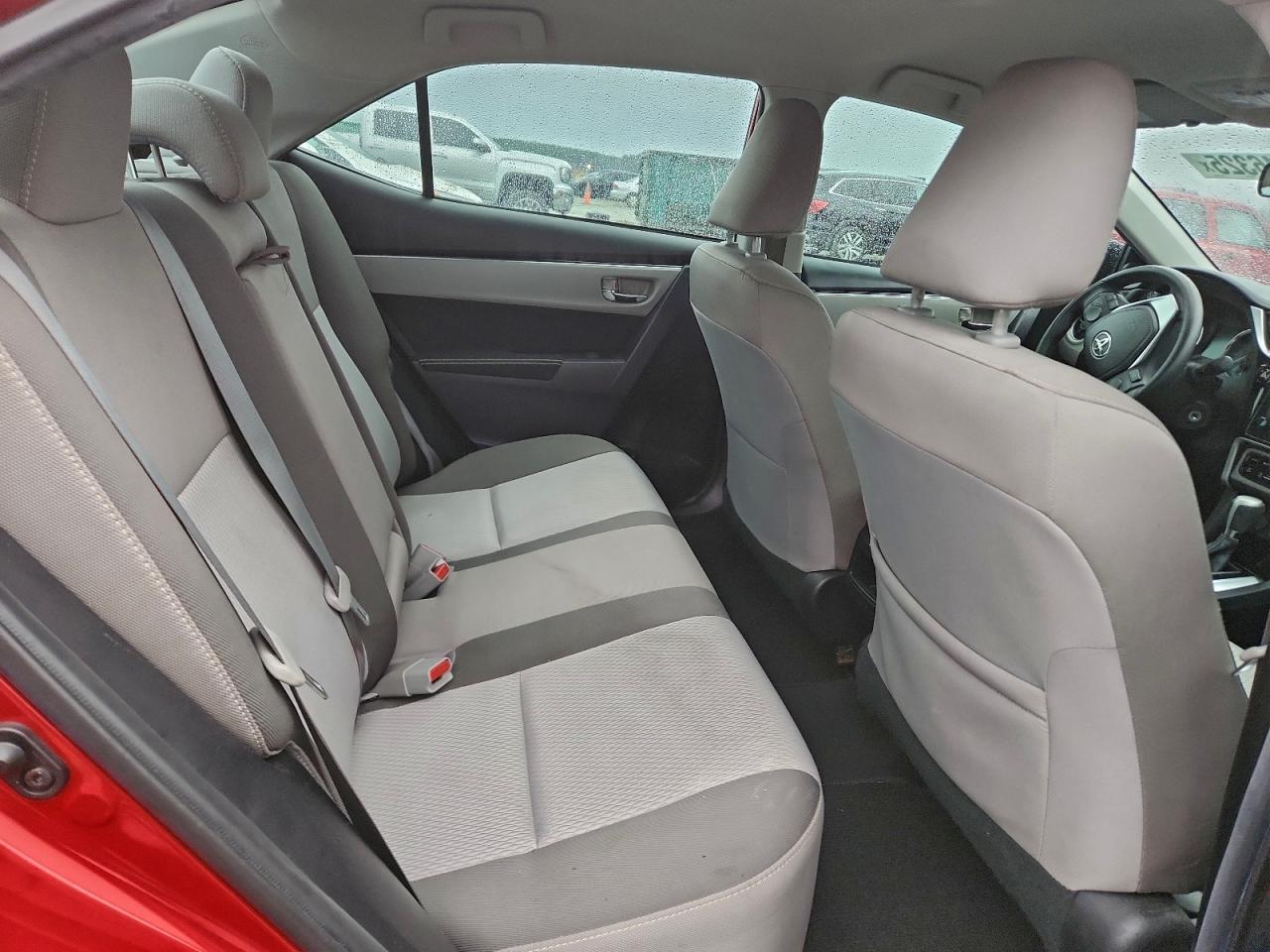 Toyota Corolla L Image 10