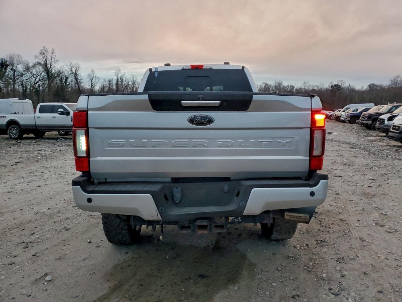 Ford F-250 Super Duty Image 10