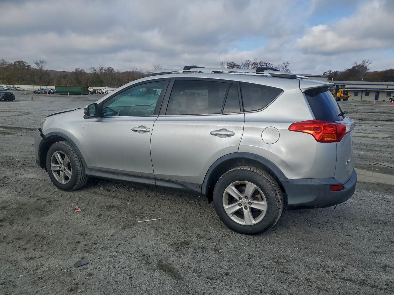 Toyota RAV4 Xle Image 3