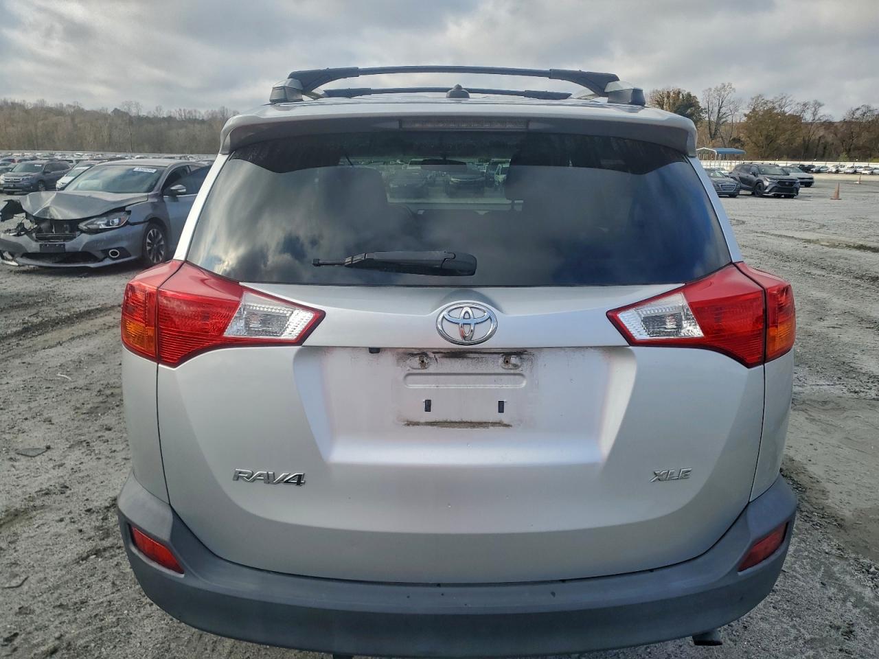 Toyota RAV4 Xle Image 12