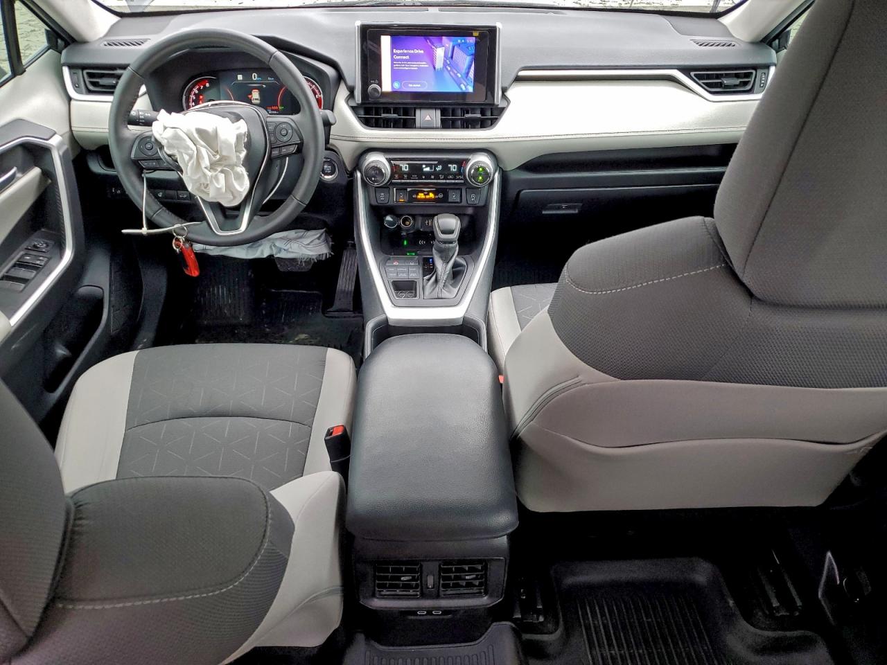 Toyota RAV4 Xle Image 9